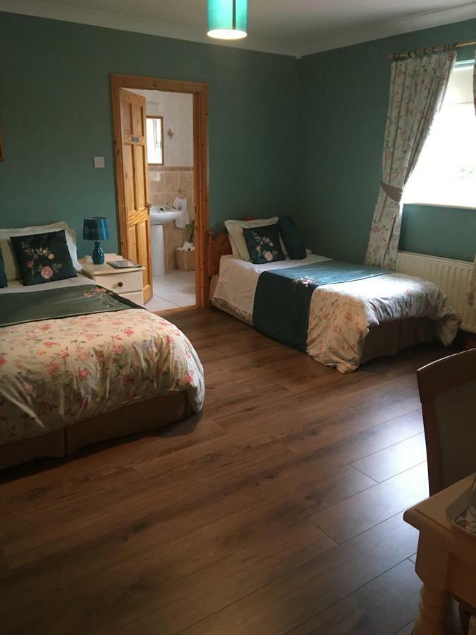 Heeneys Lodge B&B Donegal Town Esterno foto