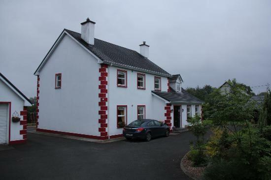 Heeneys Lodge B&B Donegal Town Esterno foto